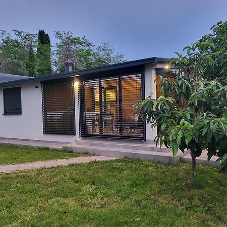 Guest House Tika Medulin Exterior foto