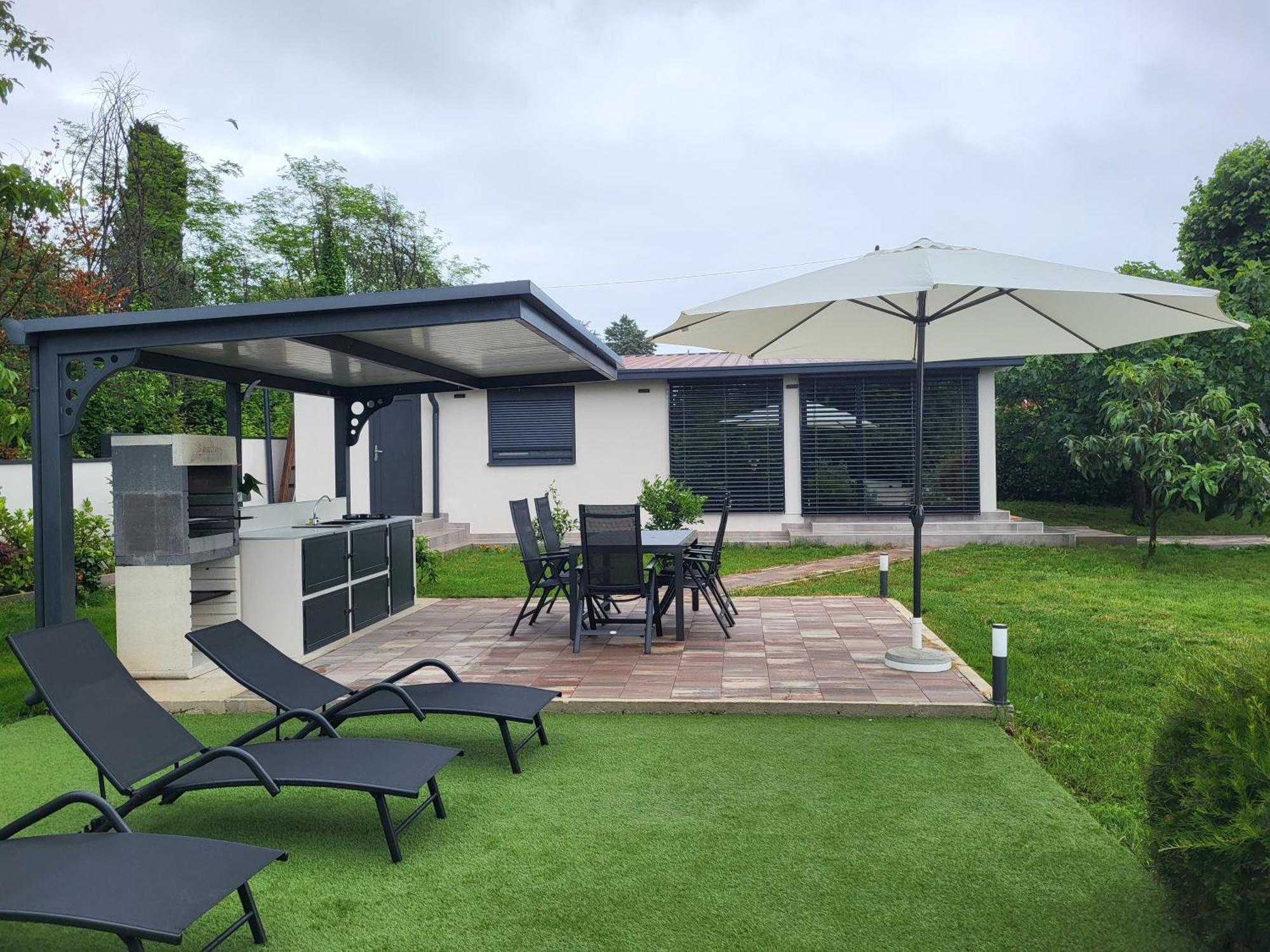 Guest House Tika Medulin Exterior foto